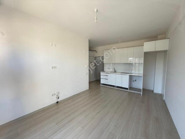 Cumhuriyet Mahallesi Fh Sitesinde Lüks 1+1 Kiralık Daire