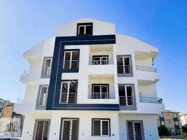 Cumhuriyet Mahallesi Satılık 1+1 Güney Batı Cephe Daire