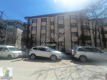 Cumhuriyet Mahallesinde 3+1 Ara Kat Bakımlı Masrafsız Daire