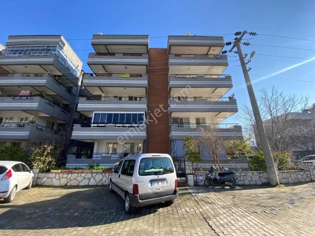 Cumhuriyet Mahallesinde 3+1 Doğalgazlı Ara Kat Kiralık Daire