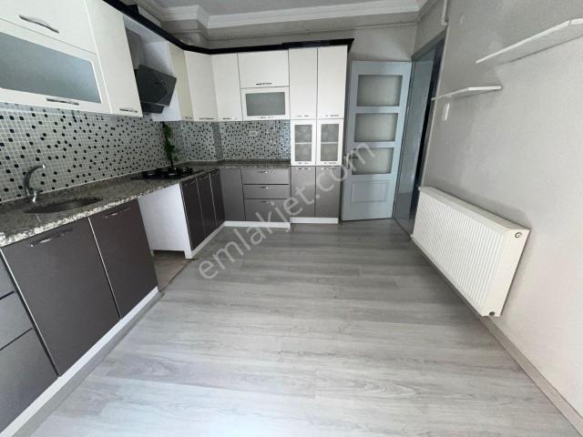 Cumhuriyet Mahallesinde 3+1 Doğalgazlı Kiralık Daire