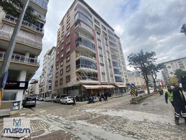 Cumhuriyet Mahallesinde 3+1 Satılık Daire