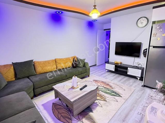 Cumhuriyet Mahallesinde Asansörlü Binada 2+1 Daire