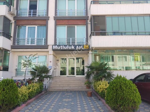 Cumhuriyet Mahallesi'nde Cadde Üzeri Daire