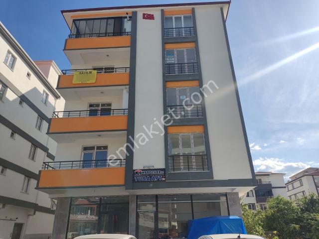 Cumhuriyet Mahallesi'nde eminevim,birevim Vs.uygun 3+1 Daire