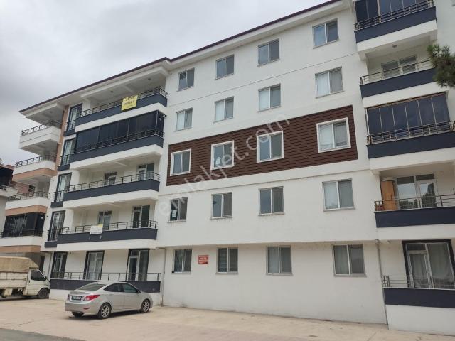 Cumhuriyet Mahallesi'nde Geniş Sıfır 3+1 Daire