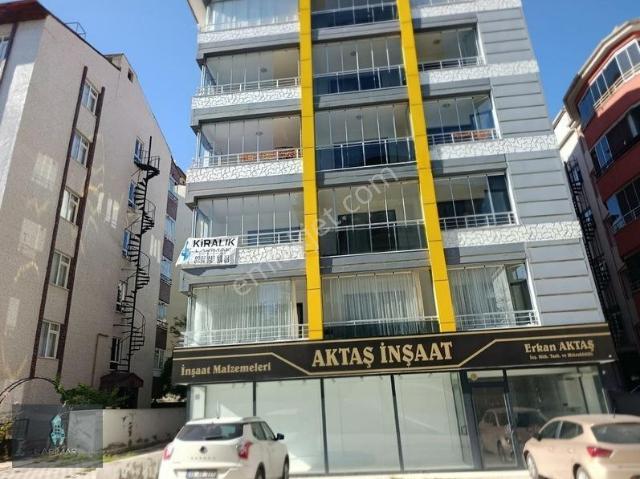Cumhuriyet Mahallesinde Merkezi Konumda 220 M2 4+1 Arakat Daire