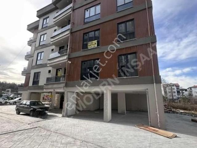 Cumhuriyet Mahallesinde Merkezi Konumda Eşyalı 1+1