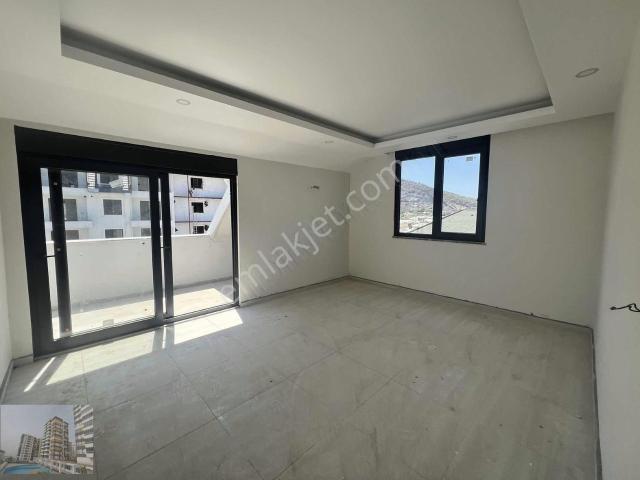 Cumhuriyet Mahallesinde Satılık Ful Aktiviteli 2+1 Dublek Daire