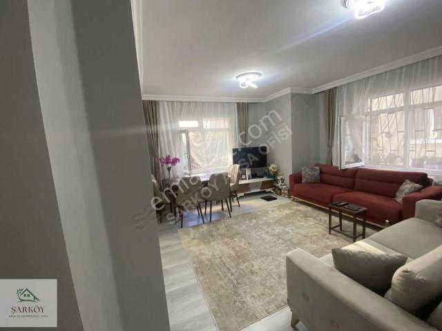 Cumhuriyet Mahallesinde Satılık 2+1 Fırsat Daire