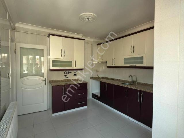 Cumhuriyet Mh Şehit Ahmet Yağız Sk 3+1 Doğalgazlı Kiralık Daire