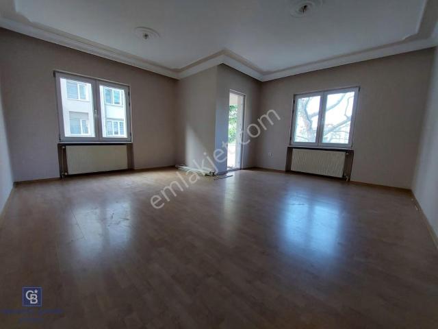 Cumhuriyet Mh.site İçi Kat Mülkiyetli Geniş 135m2 3+1 Daire