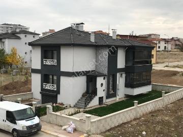 Uşak, Uşak ili, Ege Bölgesi - Balkon, Otopark