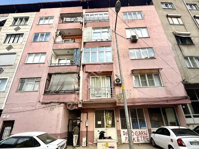 Cumhuriyet Mh. 50.yıl Cami Yakını 2+1 Daire 90 M2