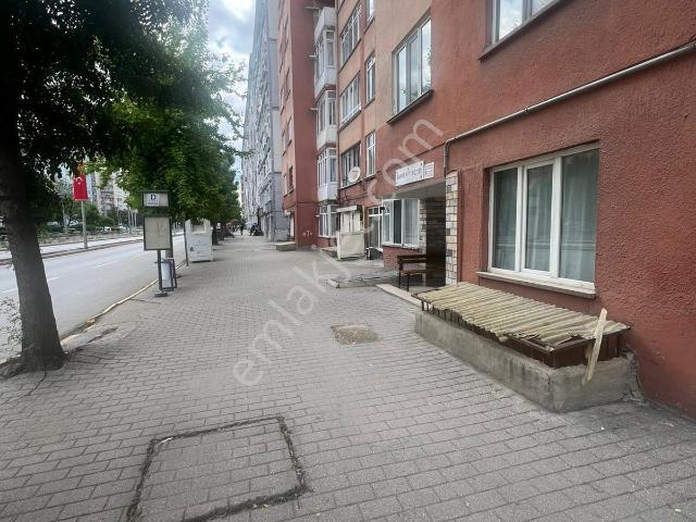 Cumhuriyet Bulvarı Üzerinde Kiralık2+1