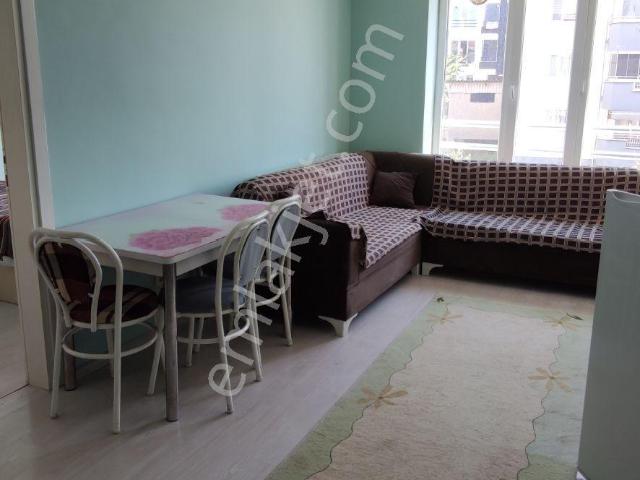 Cumhuriyet Caddesinde Satılık 1+1