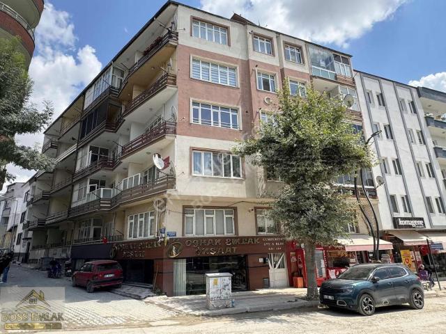 Cumhuriyet Caddesinde Satılık 2+1 Daire