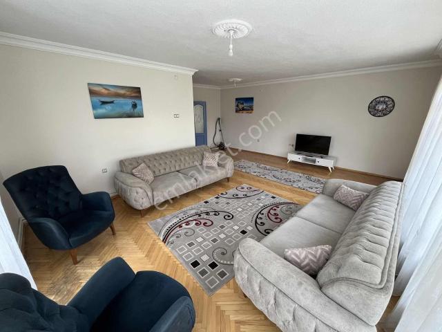 Cumhuriyet Gayrimenkulden 3+1 Full Eşyalı