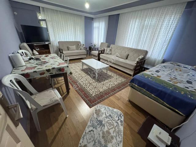 Cumhuriyet'de 3+1 Doğalgazlı Esyasız Kiralık Daire