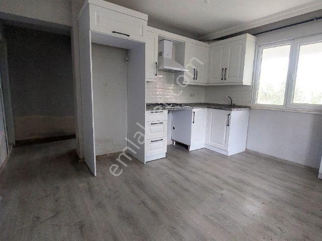Cumhuriyetmah İlçe Jandarma Komutanlığı Karşısı1+1kiralık Daire