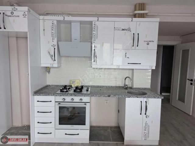 Cumhuriyet'te. antre+ Balkon. ankastreli. üniversite Yürüme. 1+1