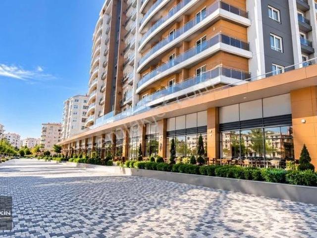 Cumhuriyet'te Metrobüse Yakın 3+1 Satılık Eşyalı Daire