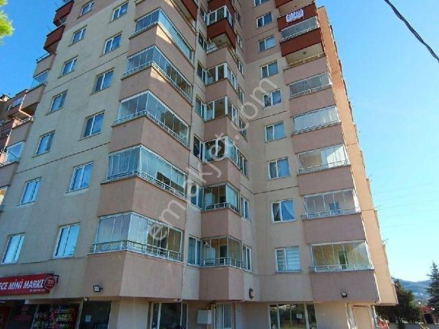 Cumhuriyet'te Üniversiteye Yakın Kiralık Site Dairesi