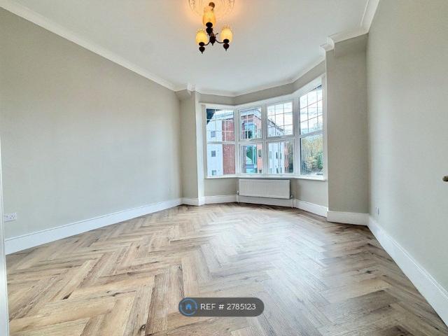 Cumnor Road, Sutton SM2, 2 bed maisonette to rent, £1,800 pcm | PrimeLocation