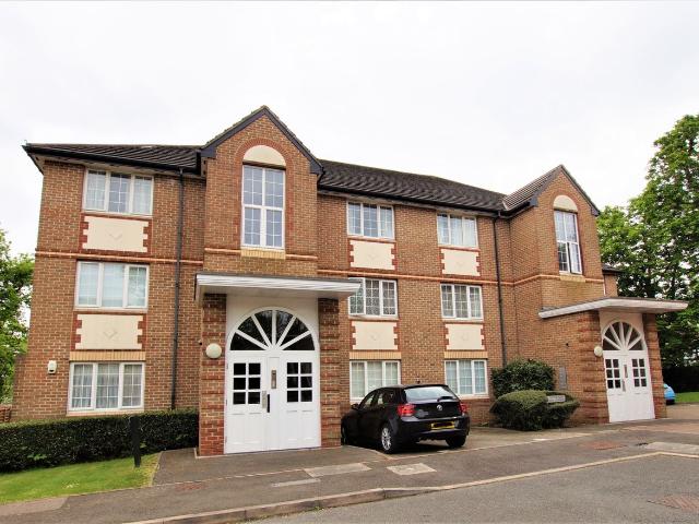 Cunard Crescent, Winchmore Hill N21, 1 bed flat to rent, £1,400 pcm | PrimeLocation