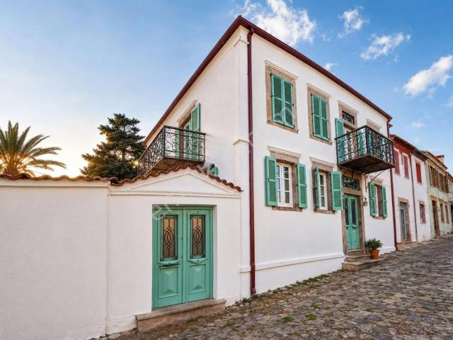 Cunda Merkezde Satılık Restore Edilmiş Tarihi Rum Evi