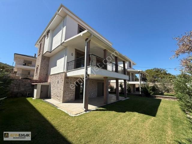 Cundada Deniz Manzaralı, Özel Tasarım 5+2 Villa