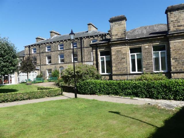 Cunliffe Road, Ilkley LS29 2 bed apartment to rent £1,050 pcm £242 pw