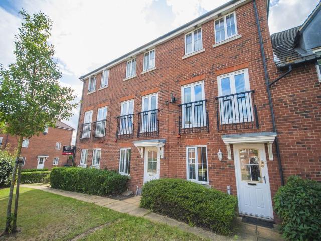 Cunningham Avenue, Hatfield, Hertfordshire AL10, 5 bed property to rent, £2,650 pcm | PrimeLocation