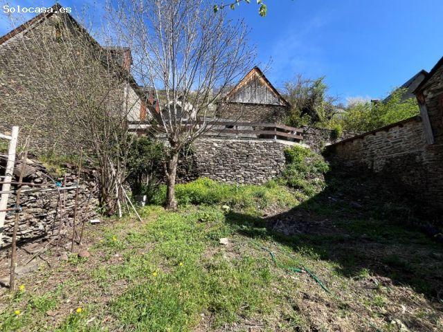 Cuadra con jardín a reformar en Bausen