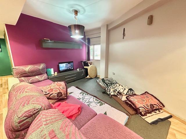 CUARTE DE HUERVA: 2 dormitorios, salón, cocina comedor y baño