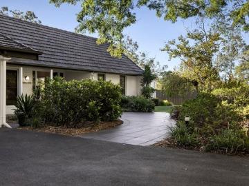 CUBBERLA HOUSE ELEVATED, FLOOD FREE FAMILY SANCTUARY IN PRESTIGIOUS FIG TREE POCKET