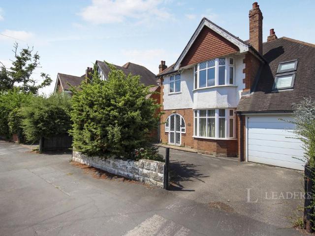 Cubbington Road, Leamington Spa. 4 bed detached house to rent £2,300 pcm £531 pw