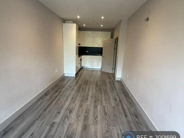 Cube House, Stoke Mandeville. 1 bed flat to rent £1,050 pcm £242 pw