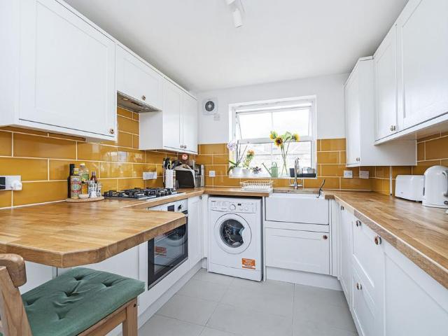 Cubitt Street, King's Cross, London. 2 bed flat to rent £3,000 pcm £692 pw