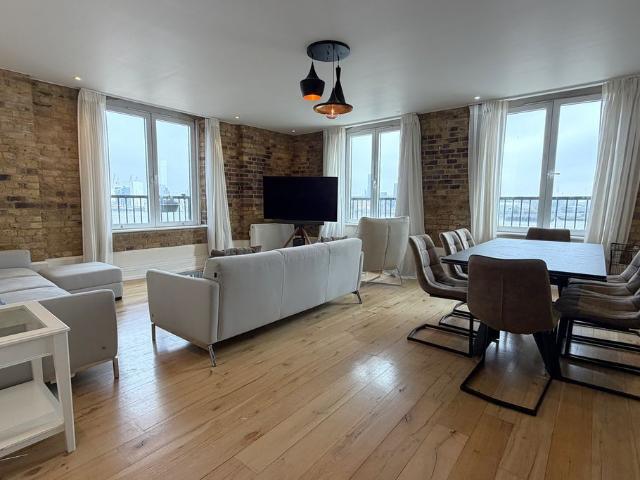 Cubitt Wharf, Storers Quay E14, 3 bed flat to rent, £3,250 pcm | PrimeLocation