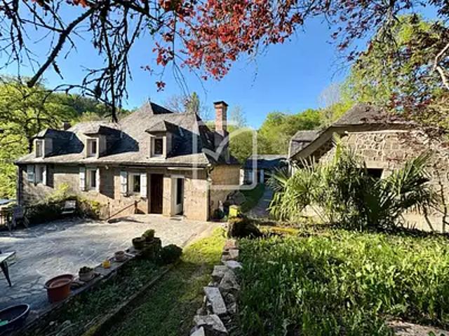 Cublac 19520 Achat / Vente maison 7 pièces t7 piscine terrasse