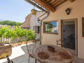 Cucuron 84160 Achat / Vente maison 4 pièces t4 au dernier étage terrasse