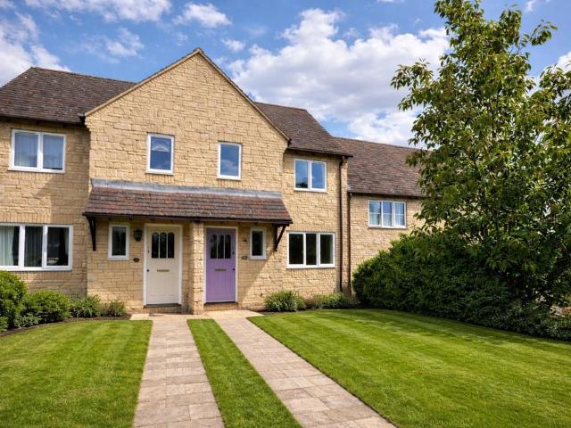 Cuckoo Close, Bussage, Stroud. 3 bed house to rent £1,300 pcm £300 pw