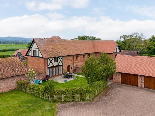 Cuckoo Barn Dodleston Lane, Pulford, Chester