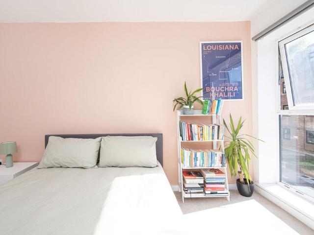 Cudworth Street, London, E1, Bethnal. 1 bed flat to rent £2,850 pcm £658 pw