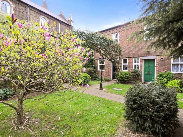 Cudworth Street, London, E1 5PH, United Kingdom | 2 bed townhouse for rent #139265579 | Rentberry