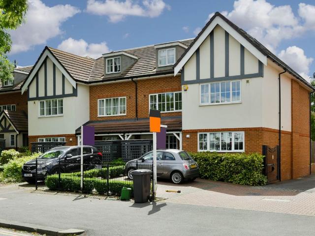 Cuddington Avenue, Worcester Park KT4, 4 bed semi detached house to rent, £3,150 pcm | PrimeLocation