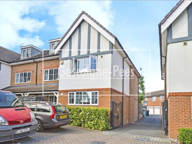 Cuddington Avenue, Worcester Park KT4, 4 bed property to rent, £3,150 pcm | PrimeLocation
