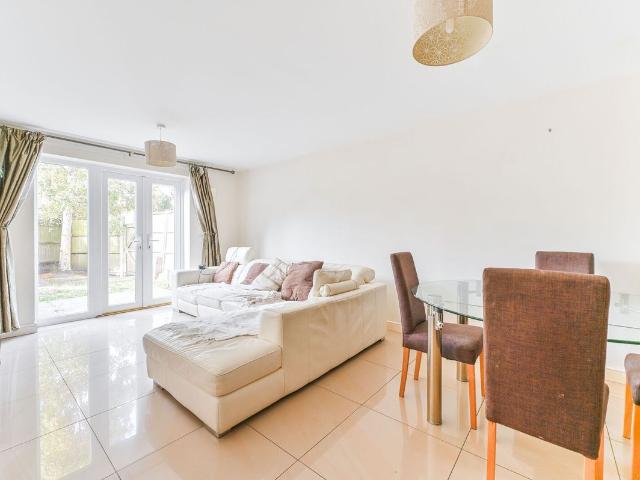 Cuddington Avenue, Worcester Park, Surrey KT4, Worcester Park, 4 bed end terrace house to rent, £3,050 pcm | PrimeLocation