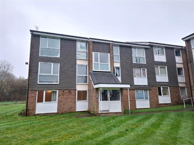 Cuffley Court, Hemel Hempstead HP2, 2 bed flat to rent, £1,300 pcm | PrimeLocation